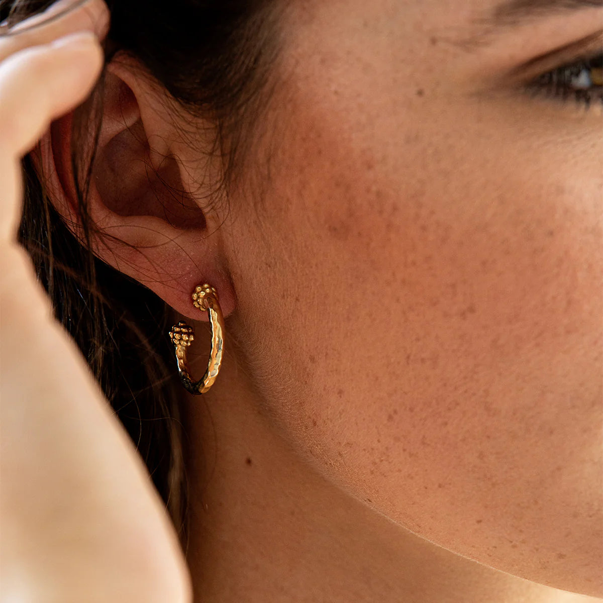 Capucine de Wulf Berry Hoop, Hammered Gold