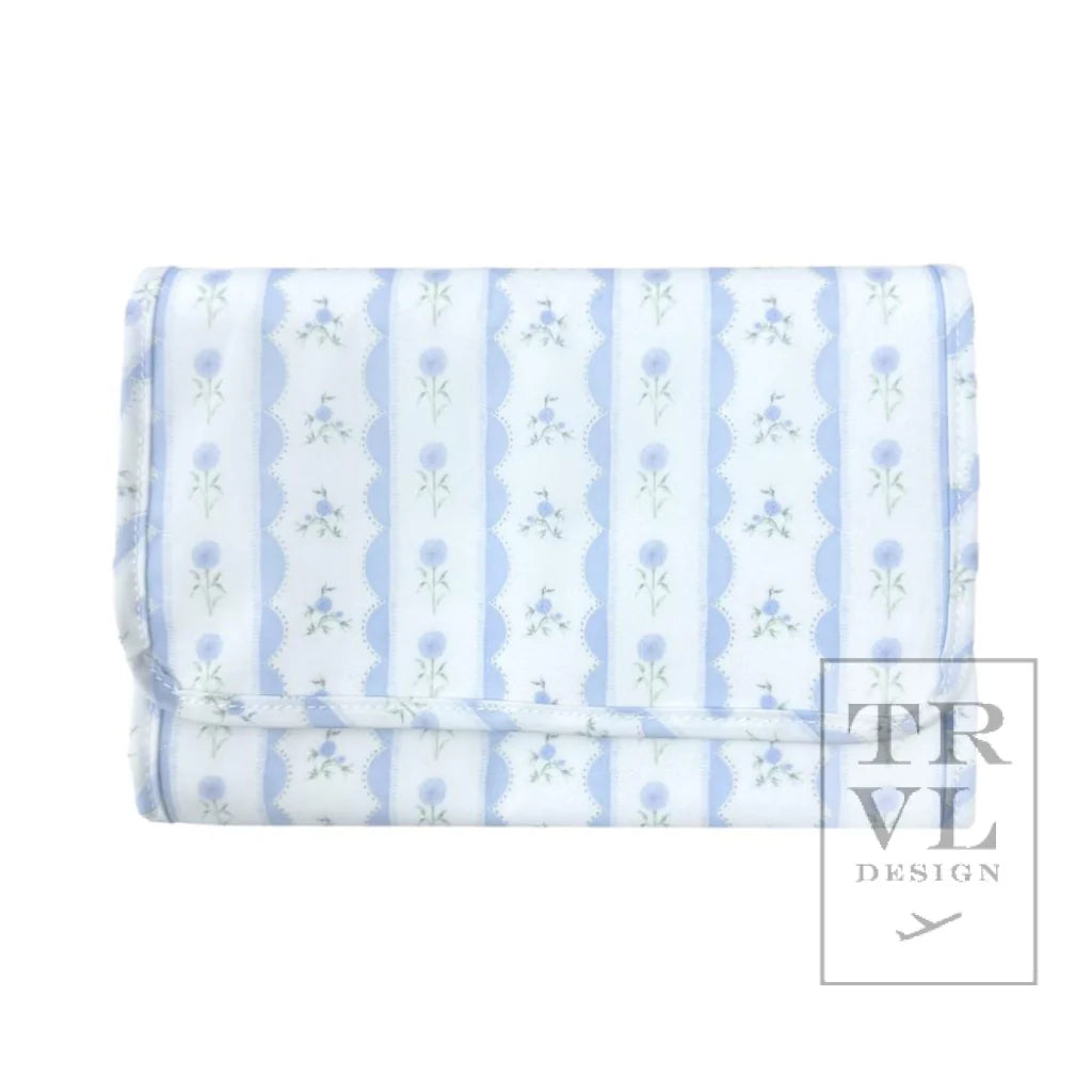 TRVL Mini Rollup Hanging Bag